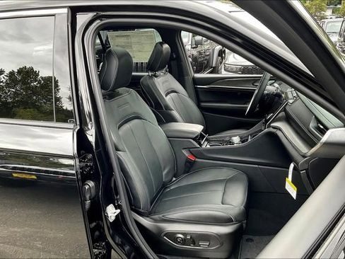 New 2025 Jeep Grand Cherokee Overland image 26