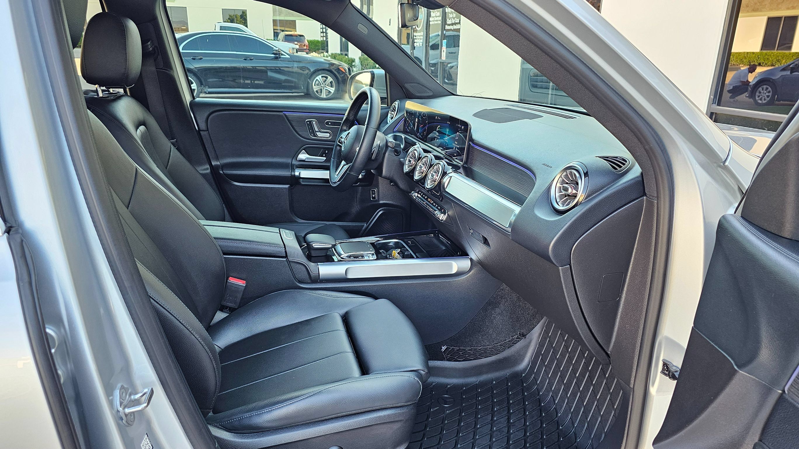 Used 2020 Mercedes-Benz GLB 250 image 33