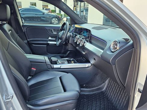 Used 2020 Mercedes-Benz GLB 250 image 33
