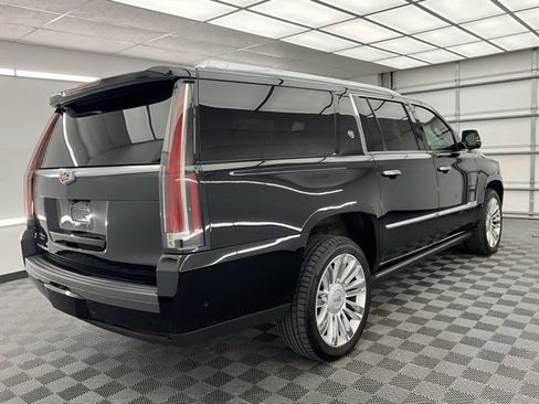 Used 2020 Cadillac Escalade ESV Platinum image 25
