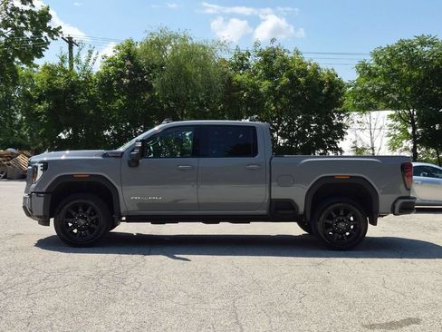Used 2024 GMC Sierra 2500 AT4 w/ AT4 Premium Plus Package AWD/4WD image 9