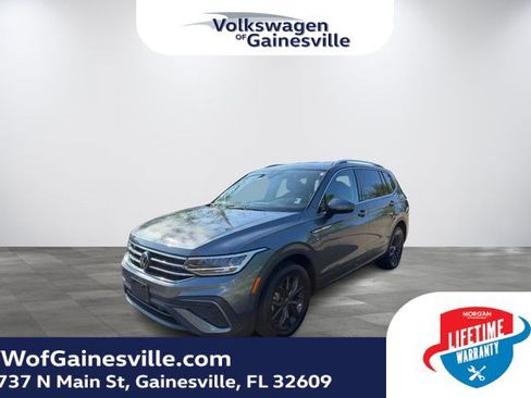 Certified 2024 Volkswagen Tiguan SE AWD/4WD image 3