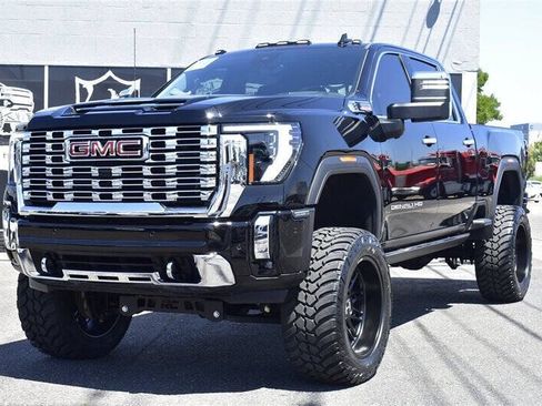 Used 2024 GMC Sierra 3500 Denali w/ Denali Reserve Package AWD/4WD image 1