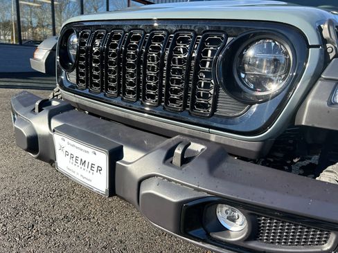 New 2026 Jeep Wrangler Willys AWD/4WD image 15