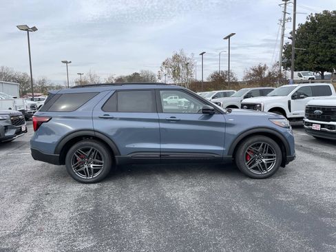 New 2026 Ford Explorer ST-Line w/ ST-Line Street Pack image 2