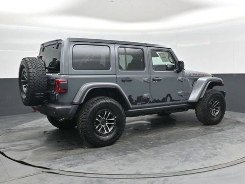 Used 2026 Jeep Wrangler Unlimited Rubicon AWD/4WD image 3