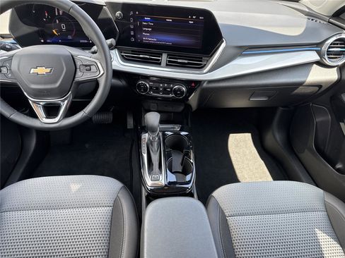 Used 2025 Chevrolet Trax LT w/ LT Convenience Package FWD image 15