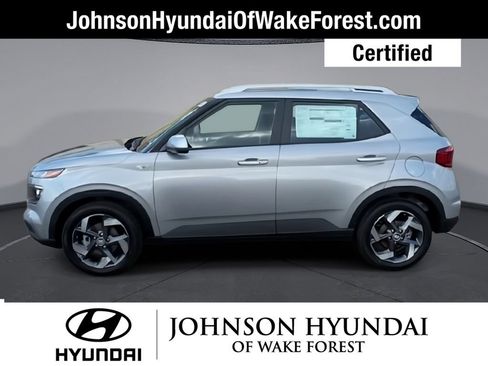 Certified 2026 Hyundai Venue SEL FWD image 5