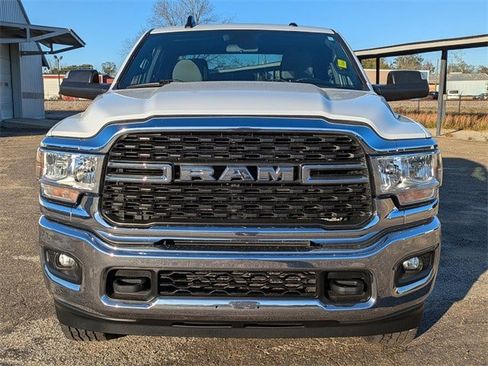 Used 2022 RAM 2500 Big Horn w/ Cold Weather Group image 9