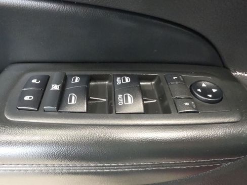 Used 2019 Jeep Grand Cherokee Altitude AWD/4WD image 19