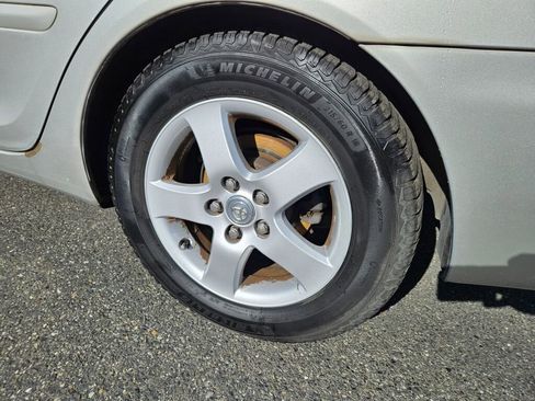 Used 2002 Toyota Camry XLE image 8