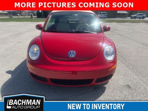 Used 2010 Volkswagen Beetle Convertible image 3