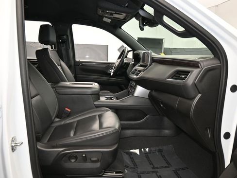Used 2024 Chevrolet Suburban LT image 49