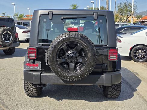 Used 2018 Jeep Wrangler Sport image 7