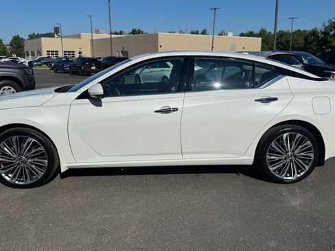 Used 2023 Nissan Altima 2.5 SL AWD/4WD image 4