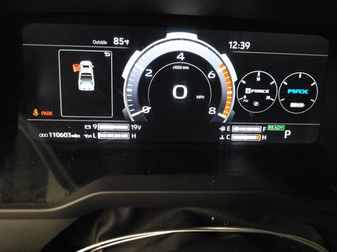 Used 2023 Toyota Tundra Limited w/ Power Package image 10