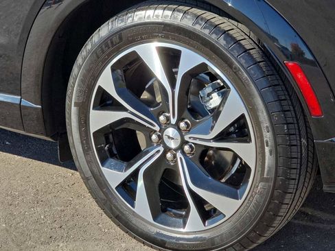 Used 2021 Ford Mustang Mach-E Premium image 12