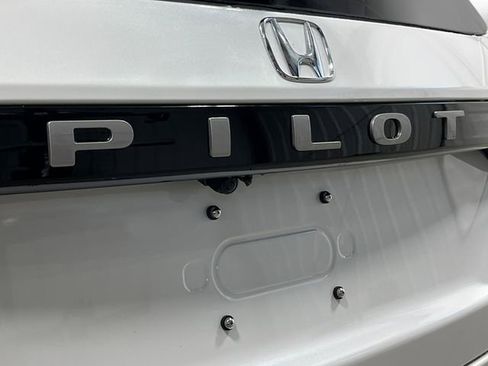 New 2026 Honda Pilot Touring image 10