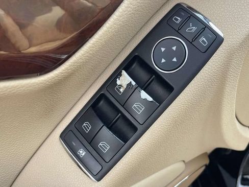 Used 2008 Mercedes-Benz C 300 Sedan image 16