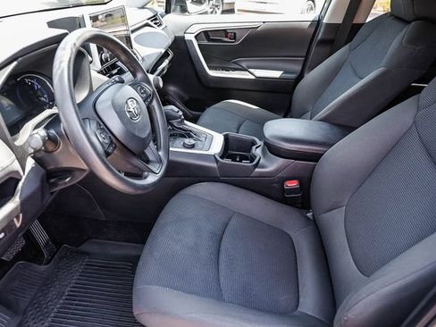 Used 2024 Toyota RAV4 LE AWD/4WD image 22