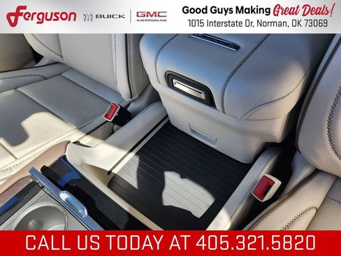 New 2026 GMC Yukon Denali w/ Denali Reserve Package AWD/4WD image 38