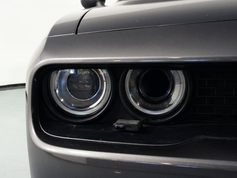 Used 2016 Dodge Challenger SRT Hellcat image 26