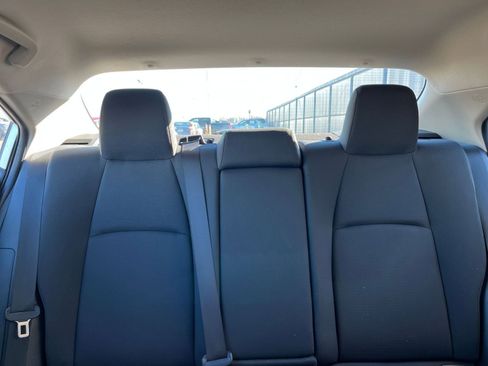 Used 2025 Toyota Corolla LE image 37