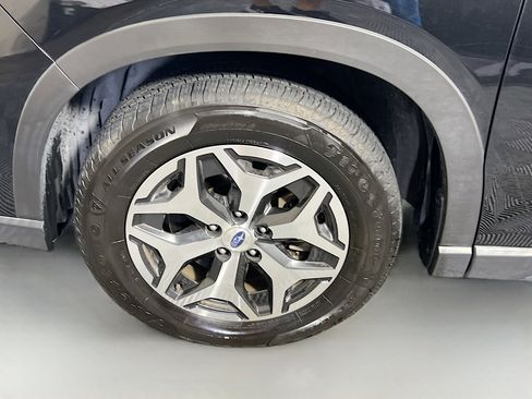 Used 2023 Subaru Forester Premium image 13