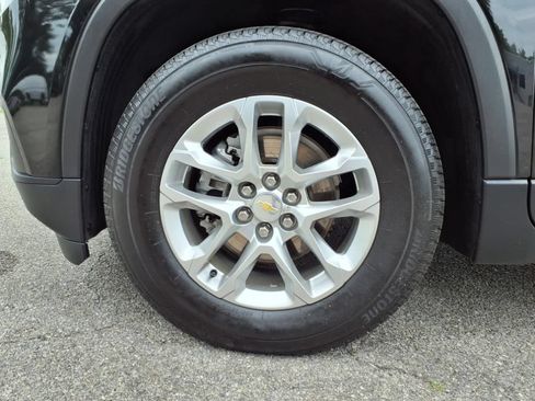 Used 2021 Chevrolet Traverse LS AWD/4WD image 10