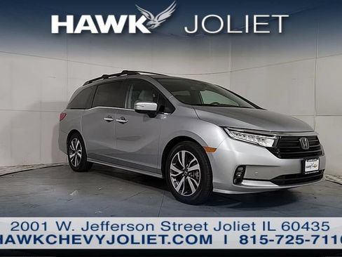 Used 2023 Honda Odyssey Touring image 2