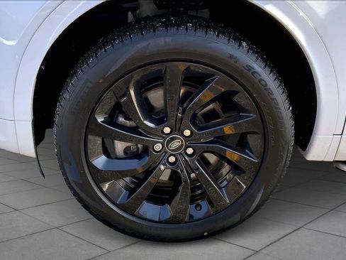 Used 2023 Land Rover Discovery Sport SE R-Dynamic image 11