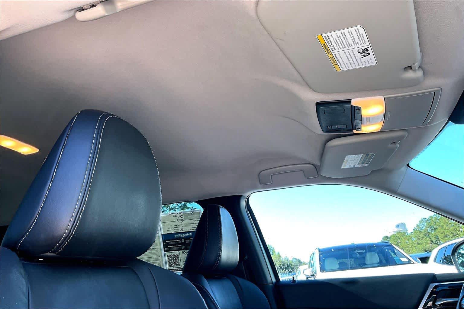 Used 2022 Mitsubishi Outlander SEL AWD/4WD image 14