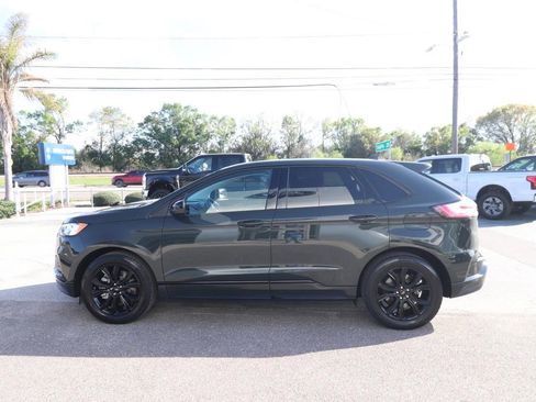 Used 2024 Ford Edge SE w/ Black Appearance Package image 5