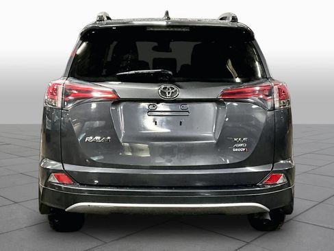 Used 2017 Toyota RAV4 XLE AWD/4WD image 5