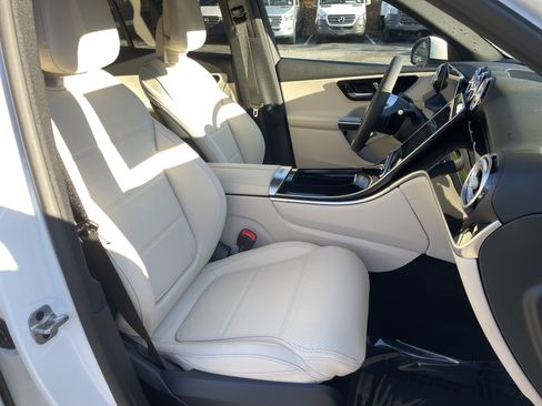 New 2026 Mercedes-Benz GLC 300 image 44