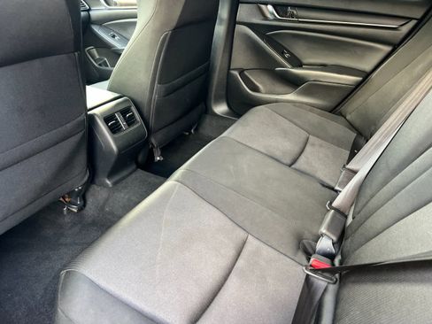 Used 2018 Honda Accord EX image 4