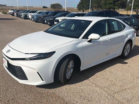 Used 2025 Toyota Camry LE FWD image 7