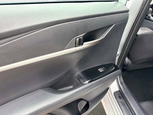 Used 2025 Toyota Camry LE image 10