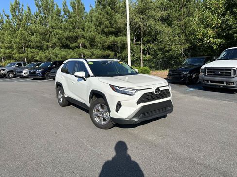 Used 2025 Toyota RAV4 XLE w/ Convenience Package AWD/4WD image 4