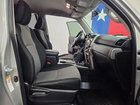 Used 2017 Toyota 4Runner SR5 image 8