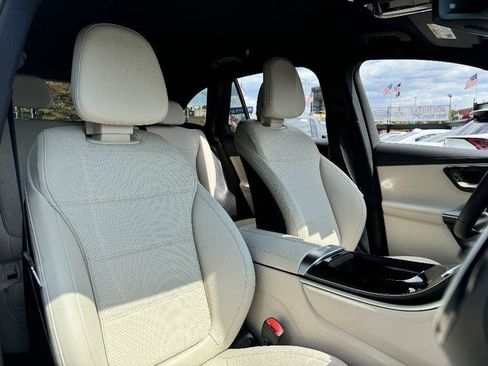 Used 2023 Mercedes-Benz GLC 300 4MATIC image 33