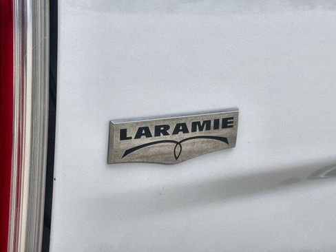 Used 2017 RAM 1500 Laramie RWD image 31
