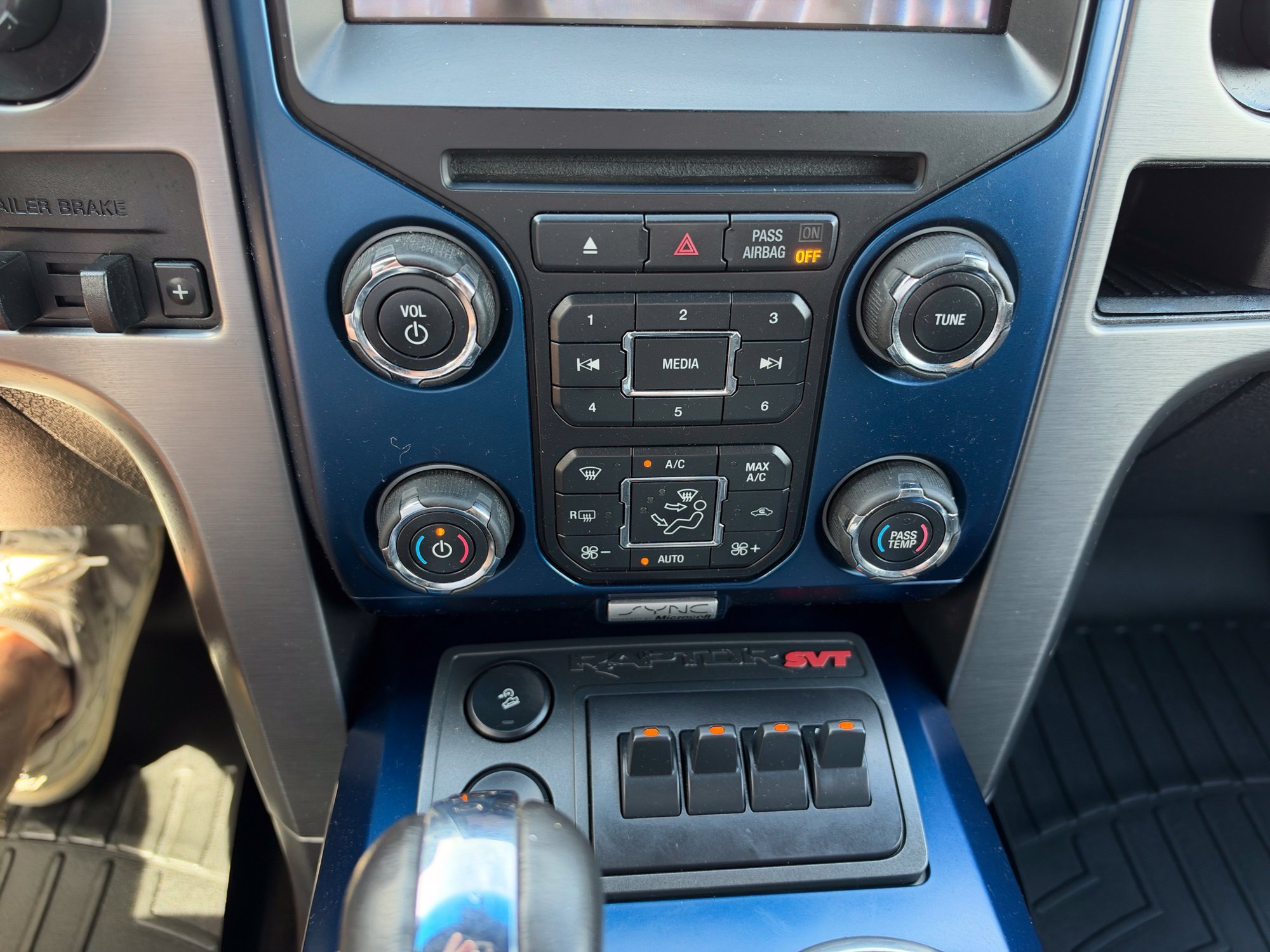 Used 2013 Ford F150 Raptor w/ Luxury Equipment Group AWD/4WD image 25