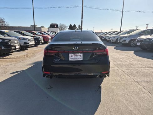 Used 2022 Toyota Avalon Touring w/ Advanced Safety Package image 6