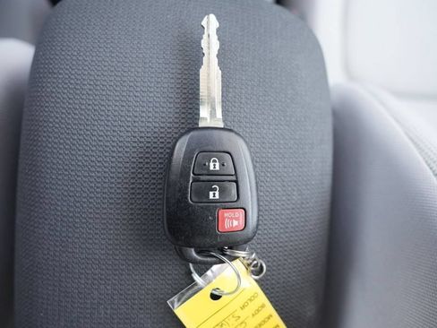 Used 2023 Toyota Corolla Cross L AWD/4WD image 35