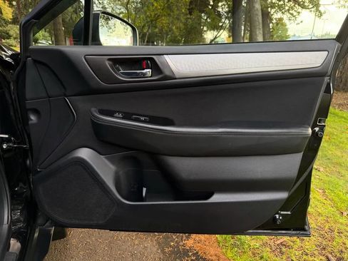 Used 2018 Subaru Outback 2.5i Premium image 26