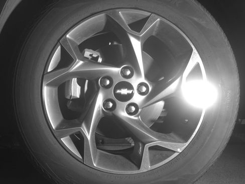 Used 2025 Chevrolet Trax LT FWD image 12