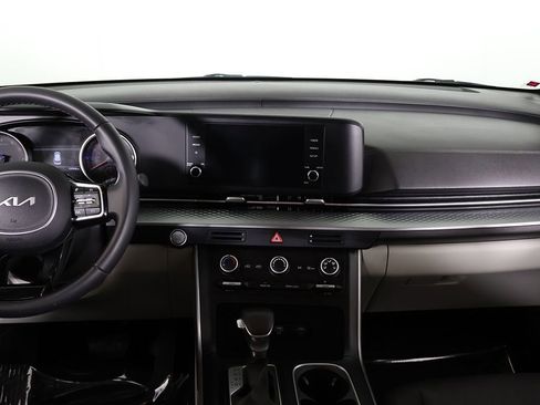 Used 2023 Kia Carnival LX FWD image 38
