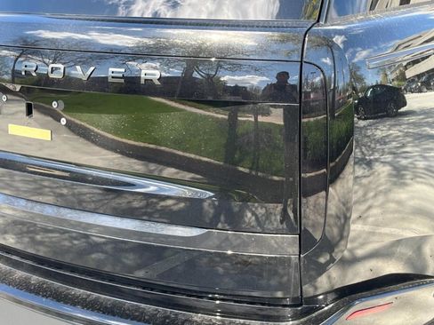 New 2025 Land Rover Range Rover SE image 37