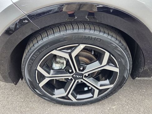 Used 2023 Kia Niro EX Touring FWD image 11